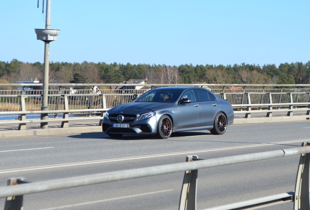 Mercedes-AMG E 63 S W213