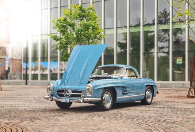 Mercedes-Benz 300SL Roadster