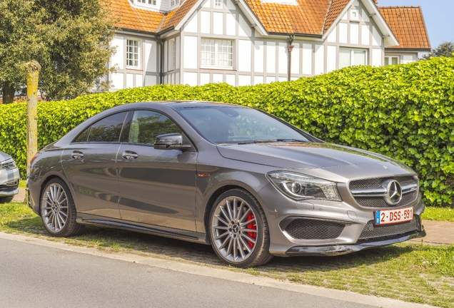 Mercedes-Benz CLA 45 AMG C117