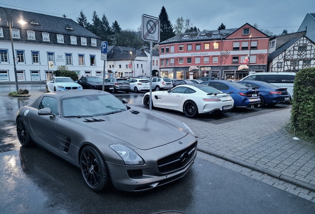Mercedes-Benz SLS AMG