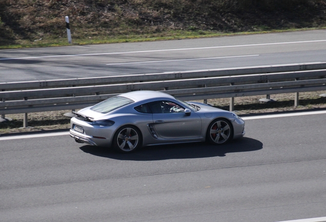 Porsche 718 Cayman S