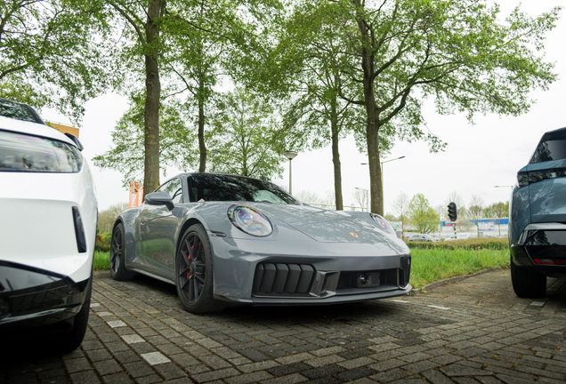 Porsche 992 Carrera 4 GTS MkII