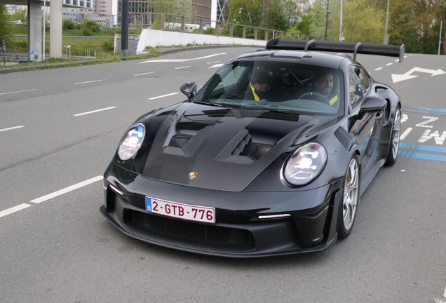 Porsche 992 GT3 RS Weissach Package