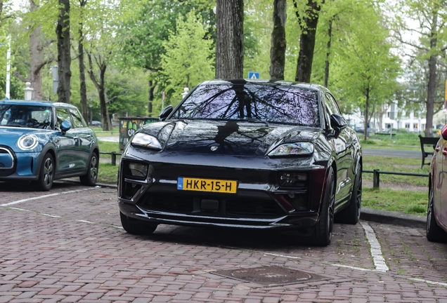 Porsche Macan EV Turbo