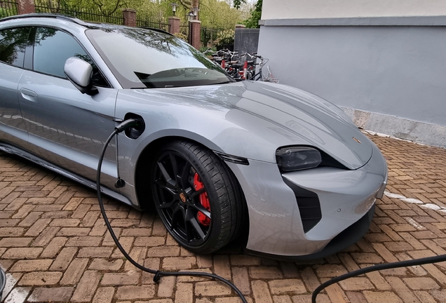 Porsche Taycan GTS Sport Turismo