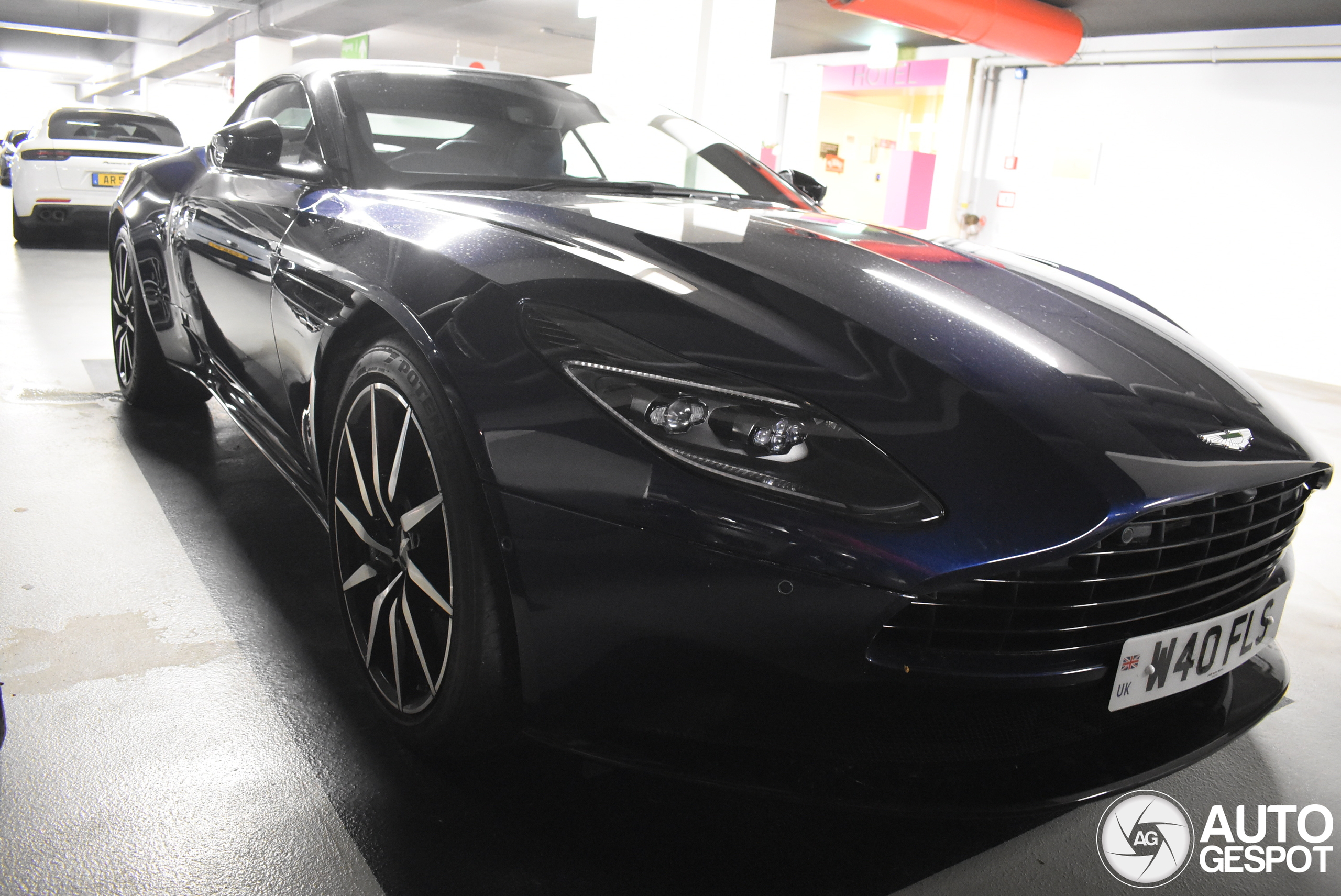 Aston Martin DB11 V8 Volante