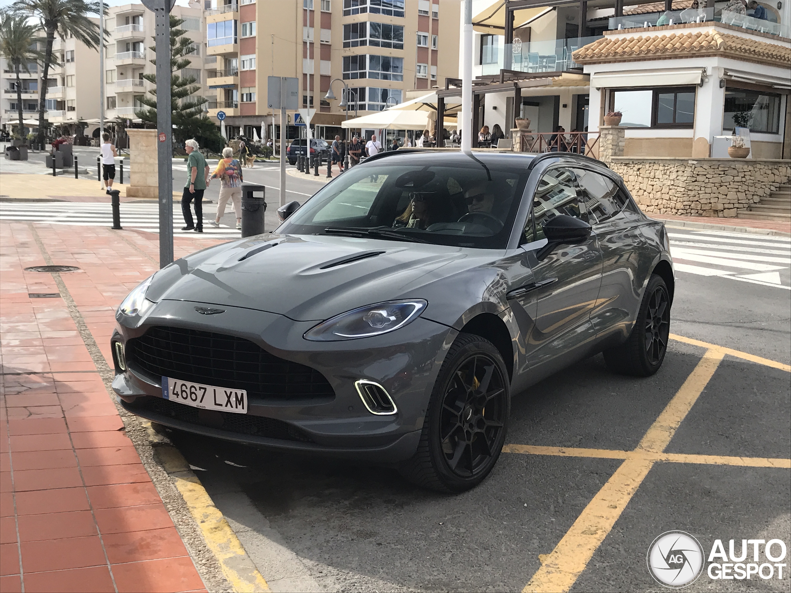 Aston Martin DBX