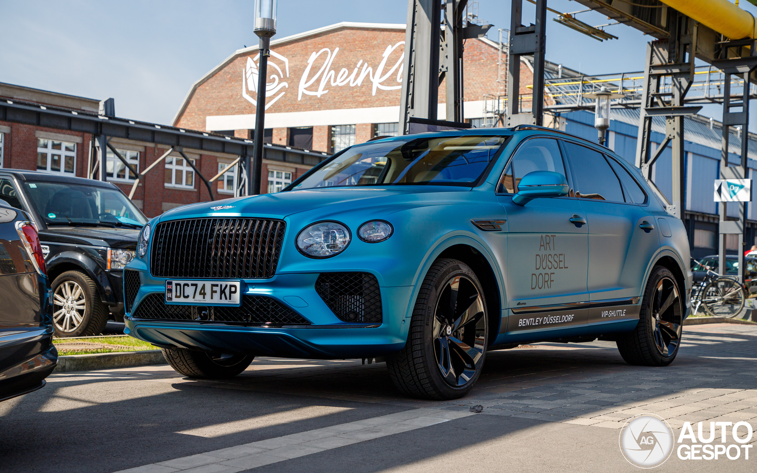 Bentley Bentayga Hybrid Azure 2024