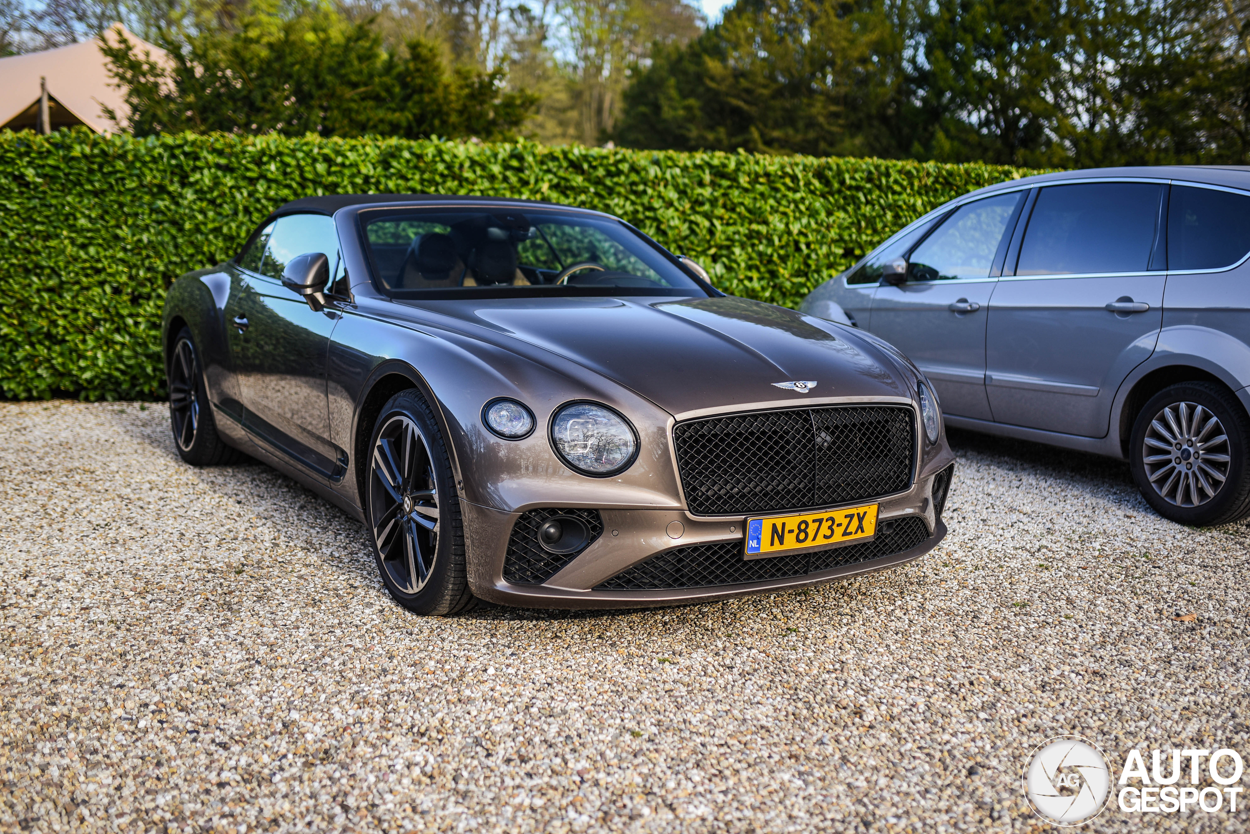 Bentley Continental GTC 2019