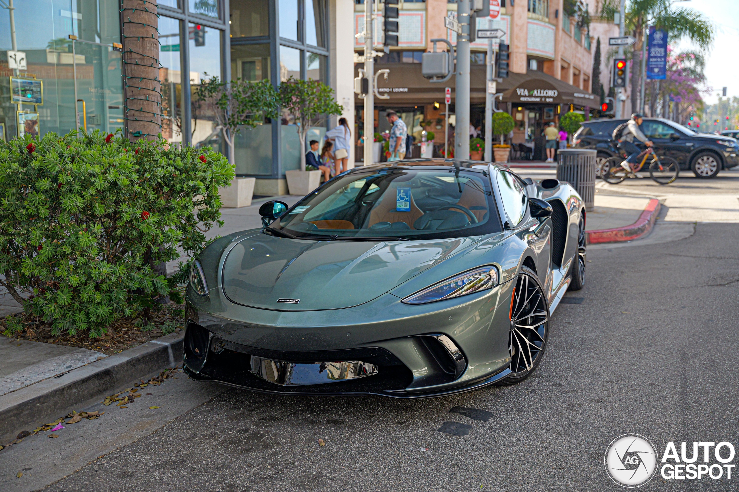 McLaren GTS