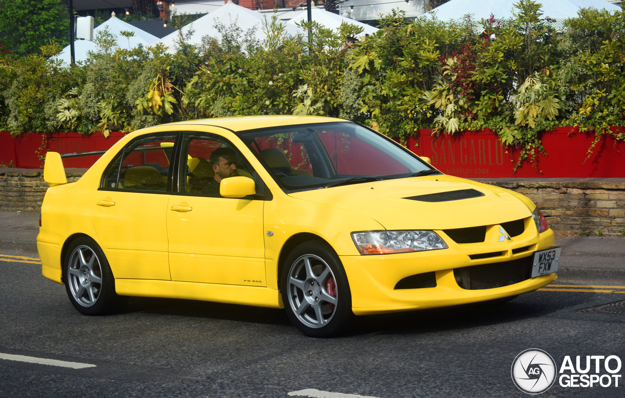 Mitsubishi Lancer Evolution VIII FQ-300