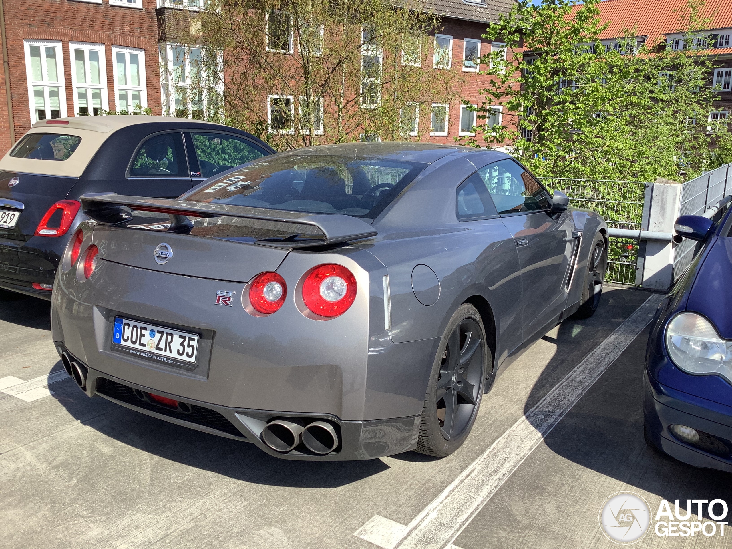 Nissan GT-R