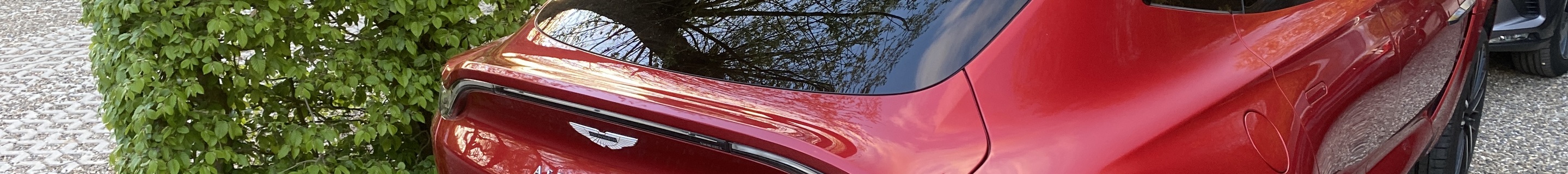 Aston Martin DBX