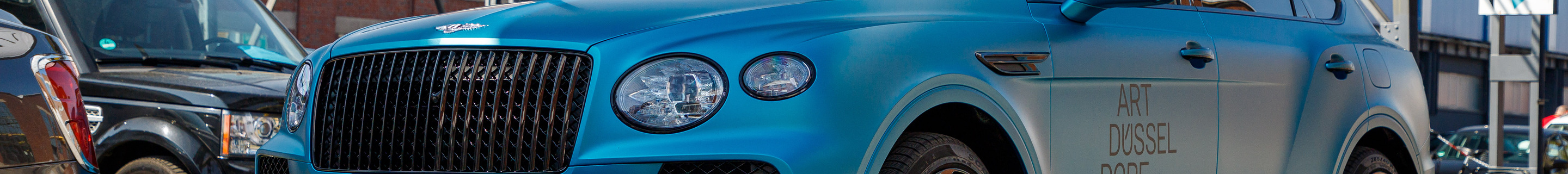 Bentley Bentayga Hybrid Azure 2024