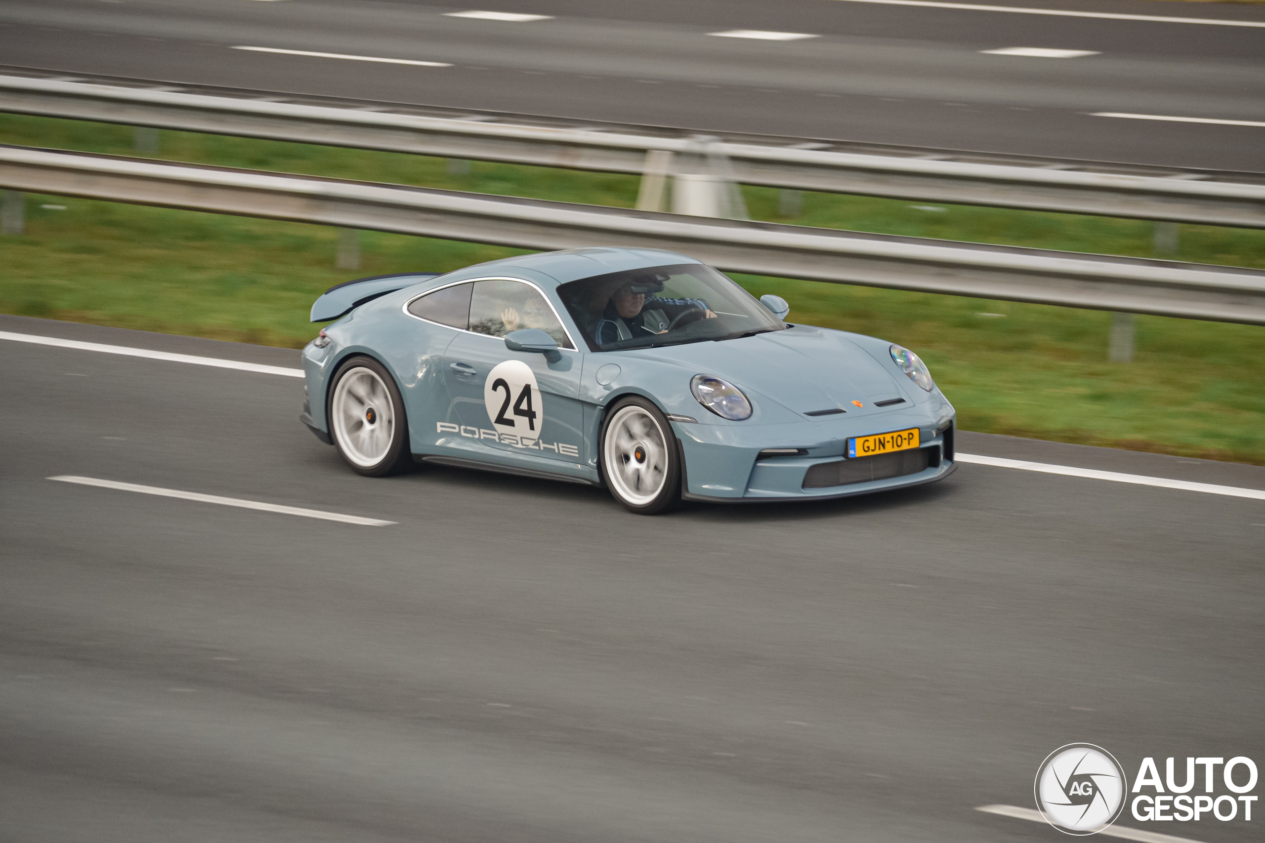 Porsche 992 S/T