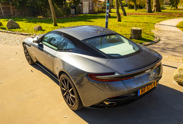 Aston Martin DB11