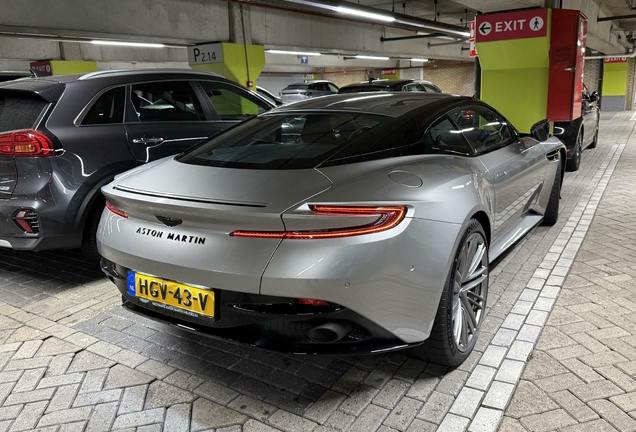 Aston Martin DB12