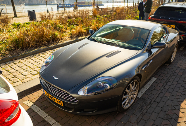 Aston Martin DB9