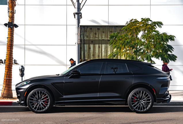 Aston Martin DBX707