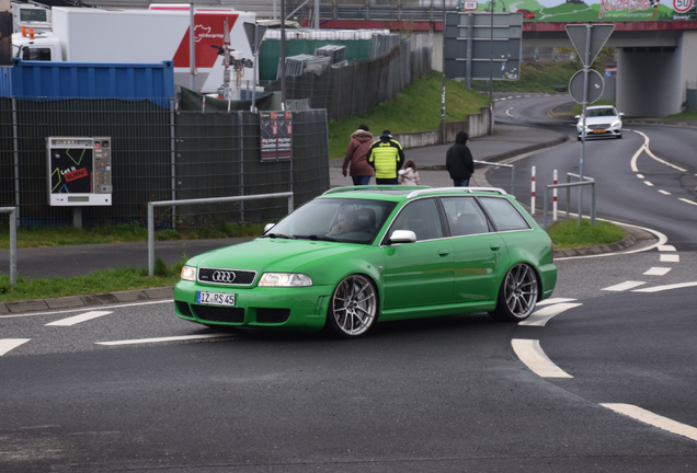 Audi RS4 Avant B5
