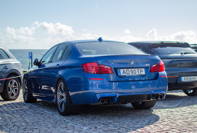BMW M5 F10 2011