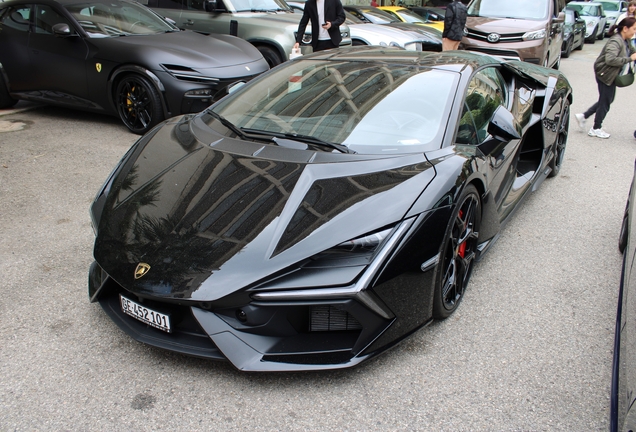 Lamborghini Revuelto