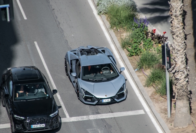 Lamborghini Revuelto