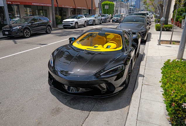McLaren GT