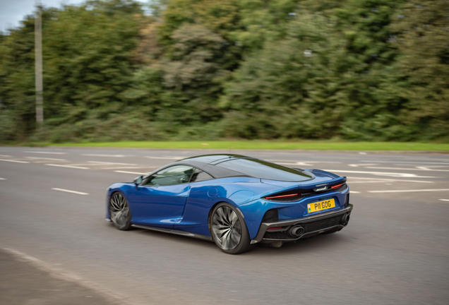 McLaren GT