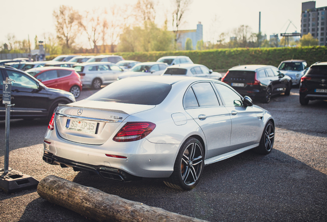 Mercedes-AMG E 63 S W213