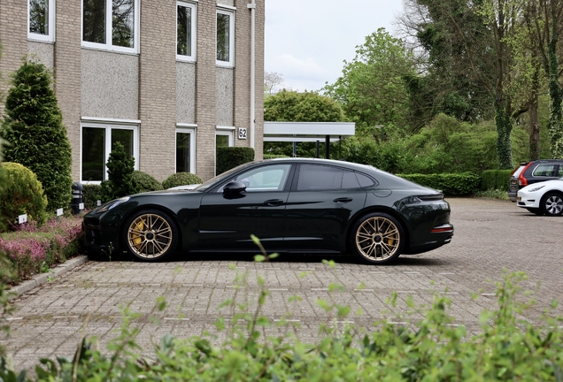 Porsche 972 Panamera Turbo S E-Hybrid
