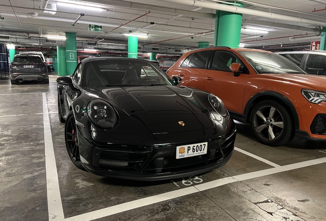 Porsche 992 Carrera 4 GTS Cabriolet