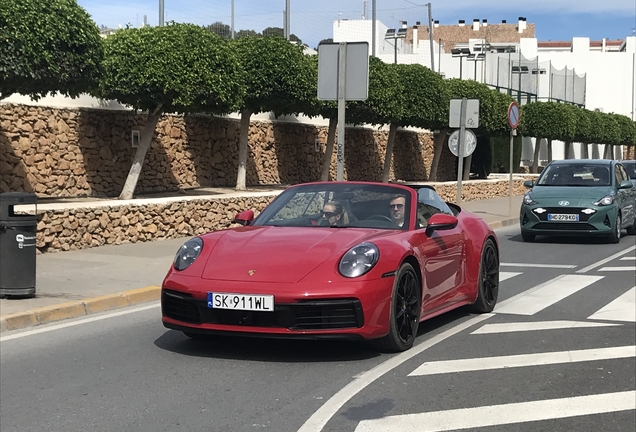 Porsche 992 Carrera 4S Cabriolet