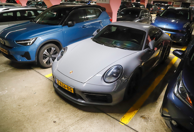 Porsche 992 Carrera GTS