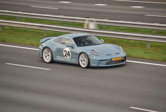 Porsche 992 S/T