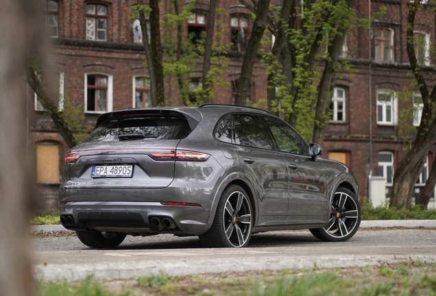 Porsche 9YA Cayenne GTS
