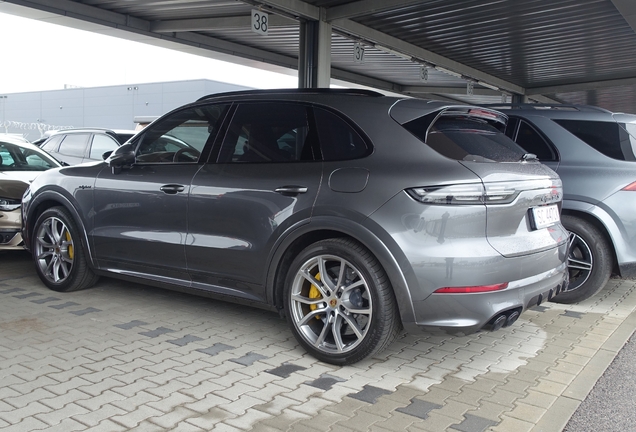 Porsche Cayenne Turbo S E-Hybrid
