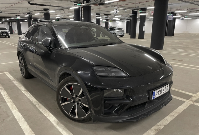 Porsche Macan EV Turbo