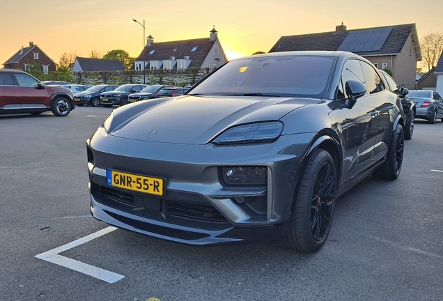 Porsche Macan EV Turbo