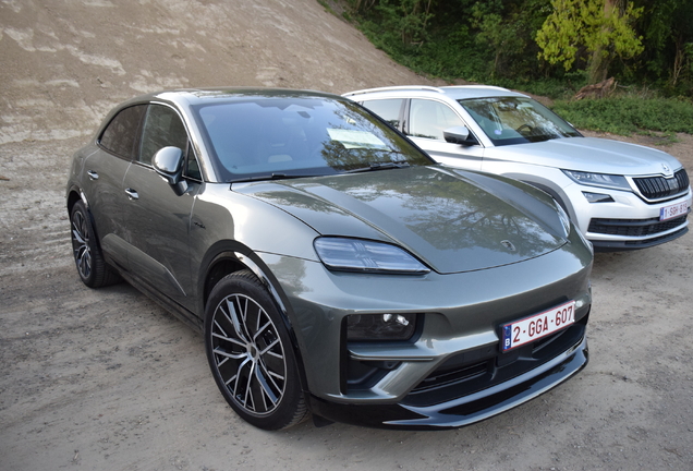 Porsche Macan EV Turbo