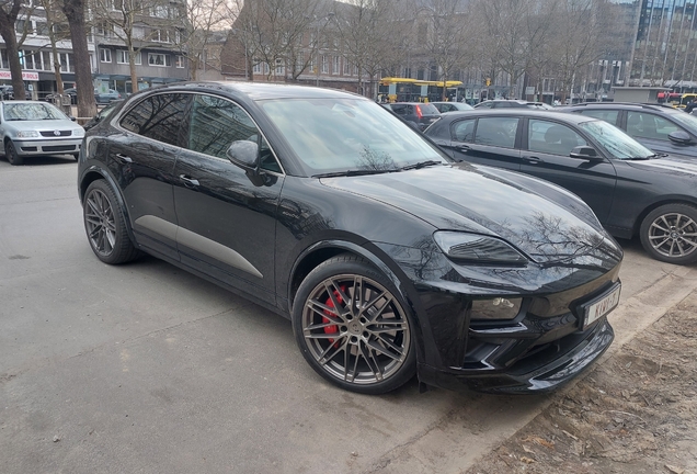 Porsche Macan EV Turbo
