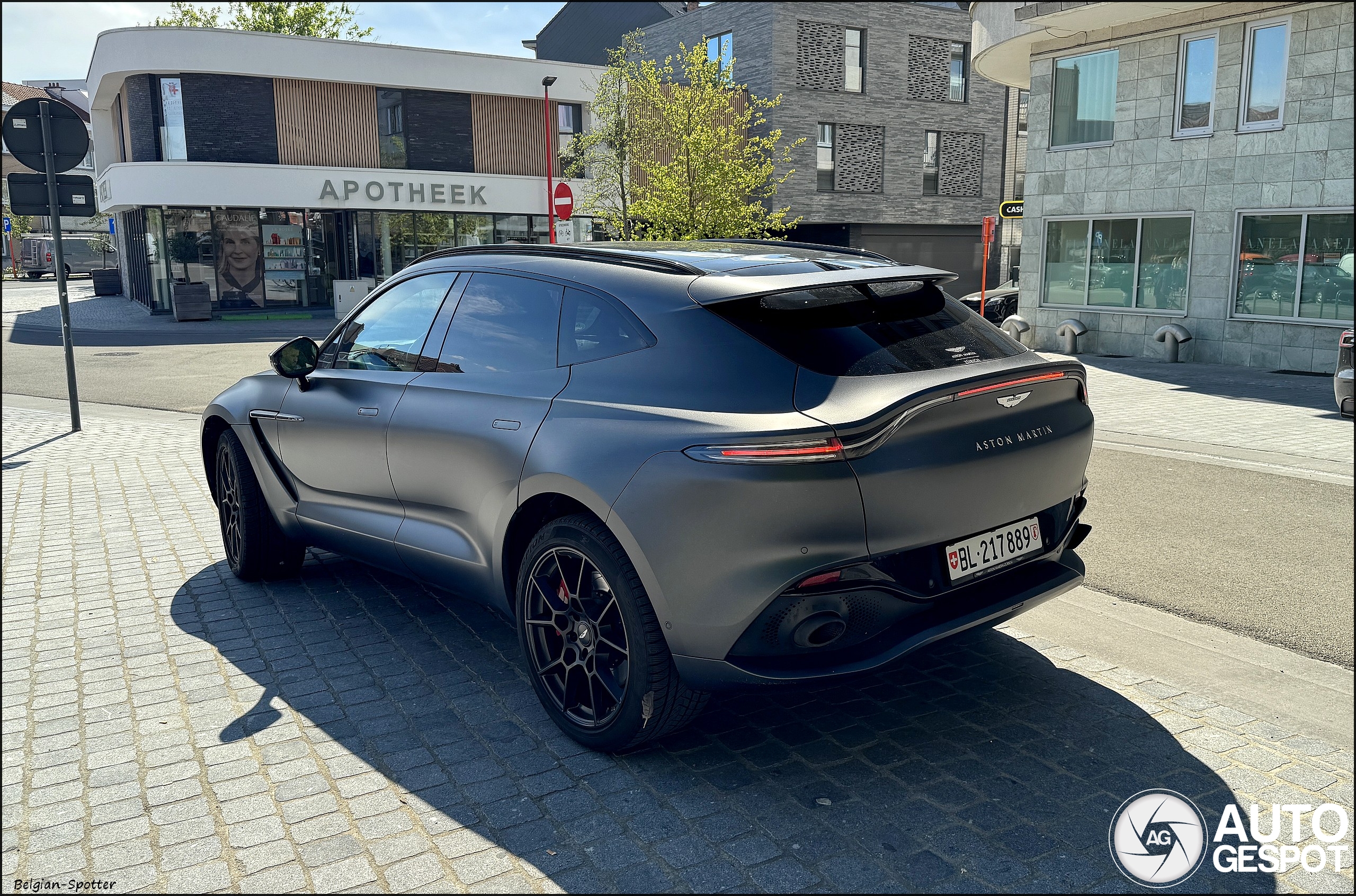 Aston Martin DBX