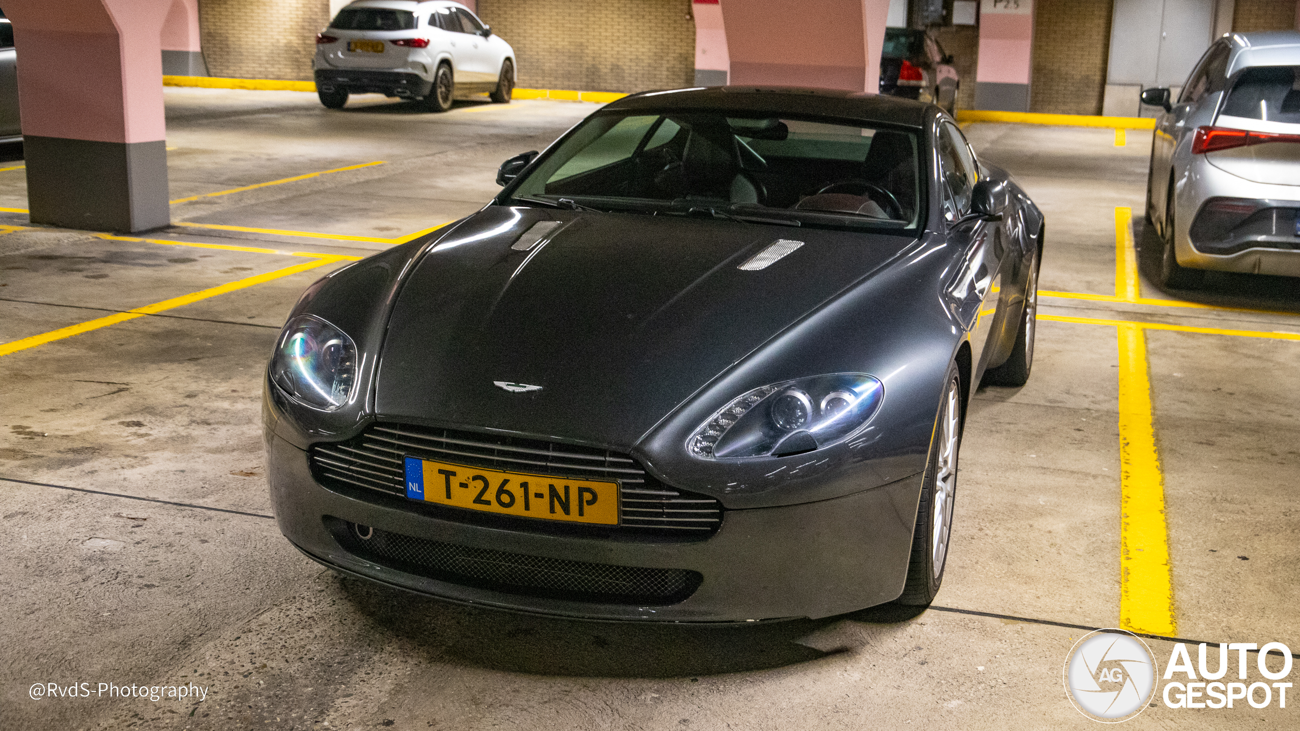 Aston Martin V8 Vantage