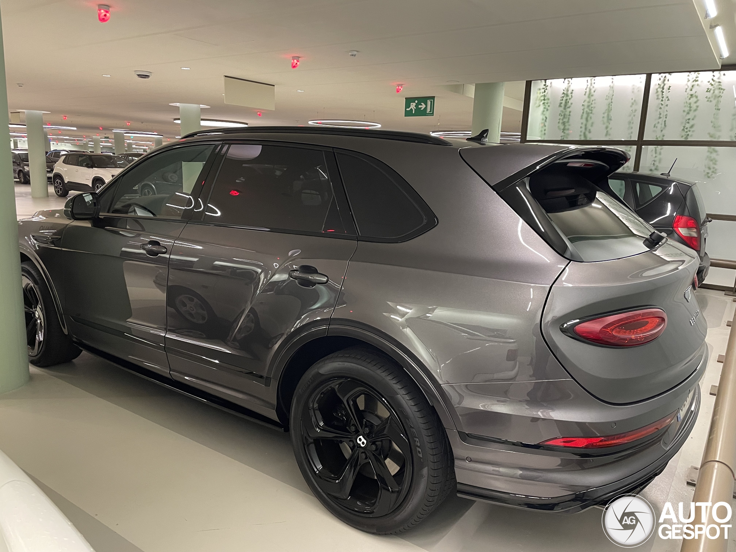 Bentley Bentayga V8 S 2024