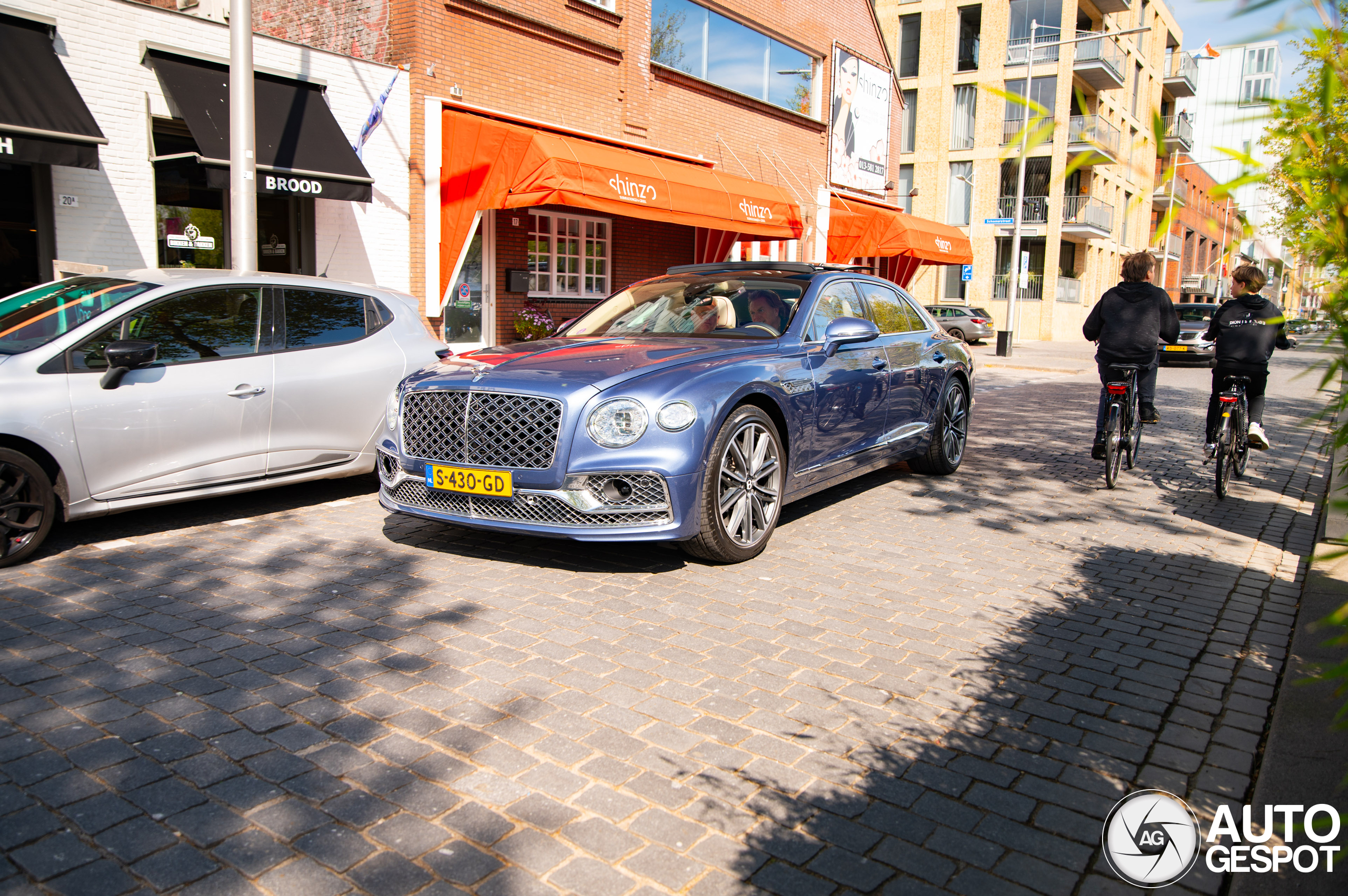 Bentley Flying Spur Hybrid Mulliner