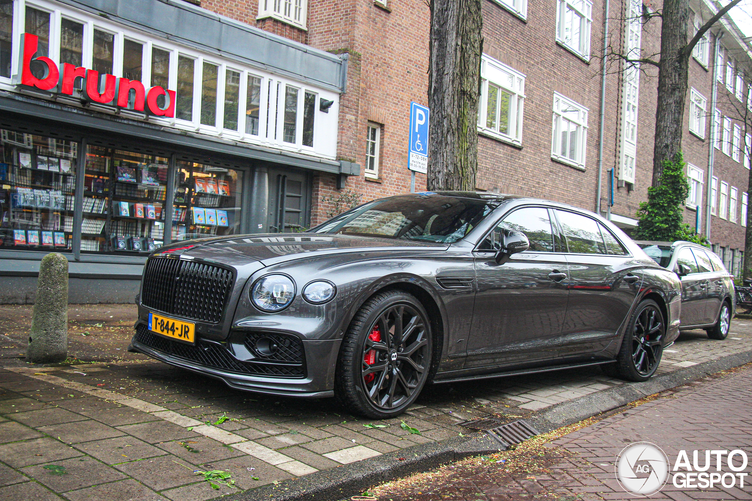 Bentley Flying Spur Hybrid S