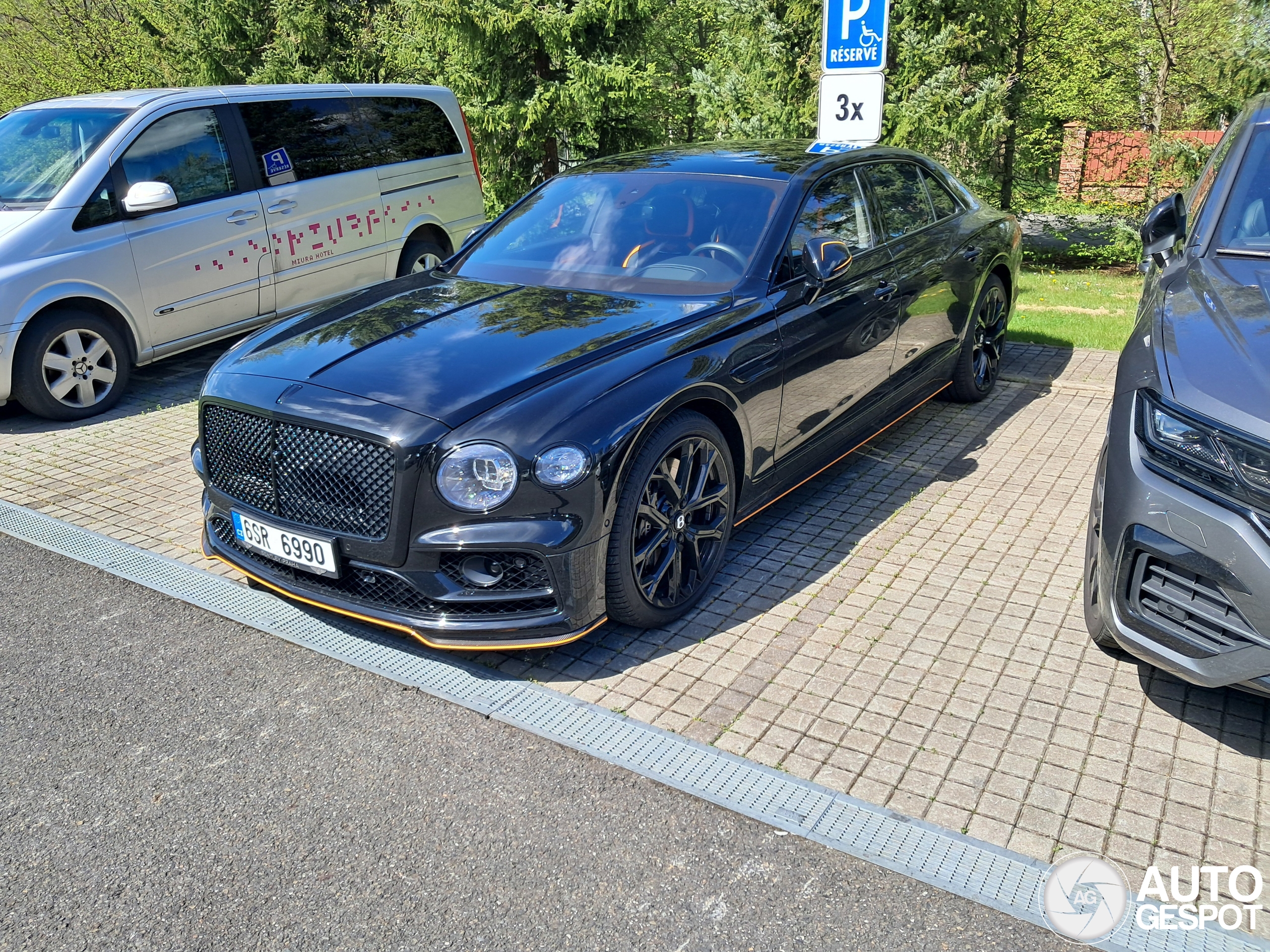Bentley Flying Spur V8 S 2023