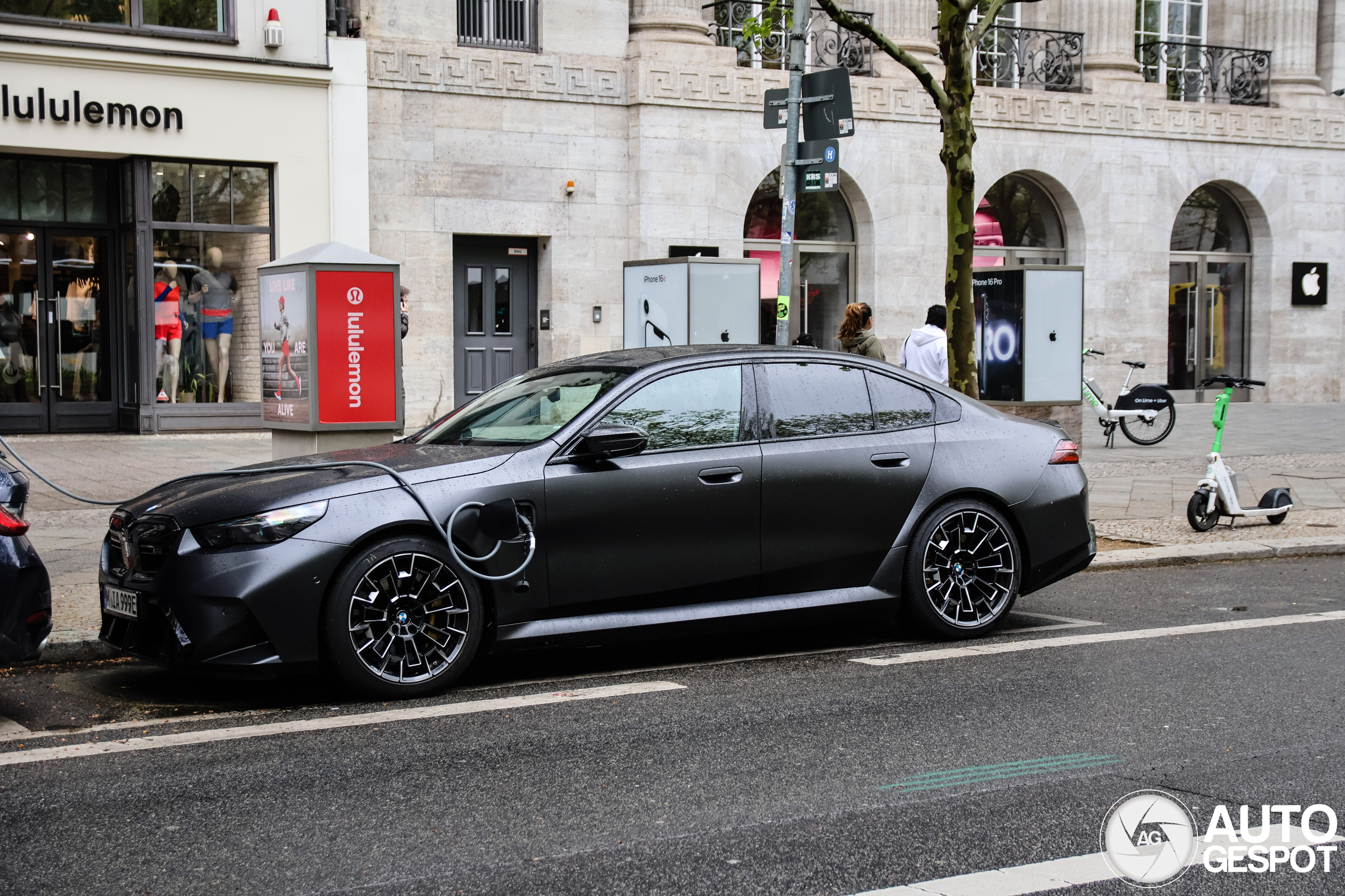 BMW M5 G90