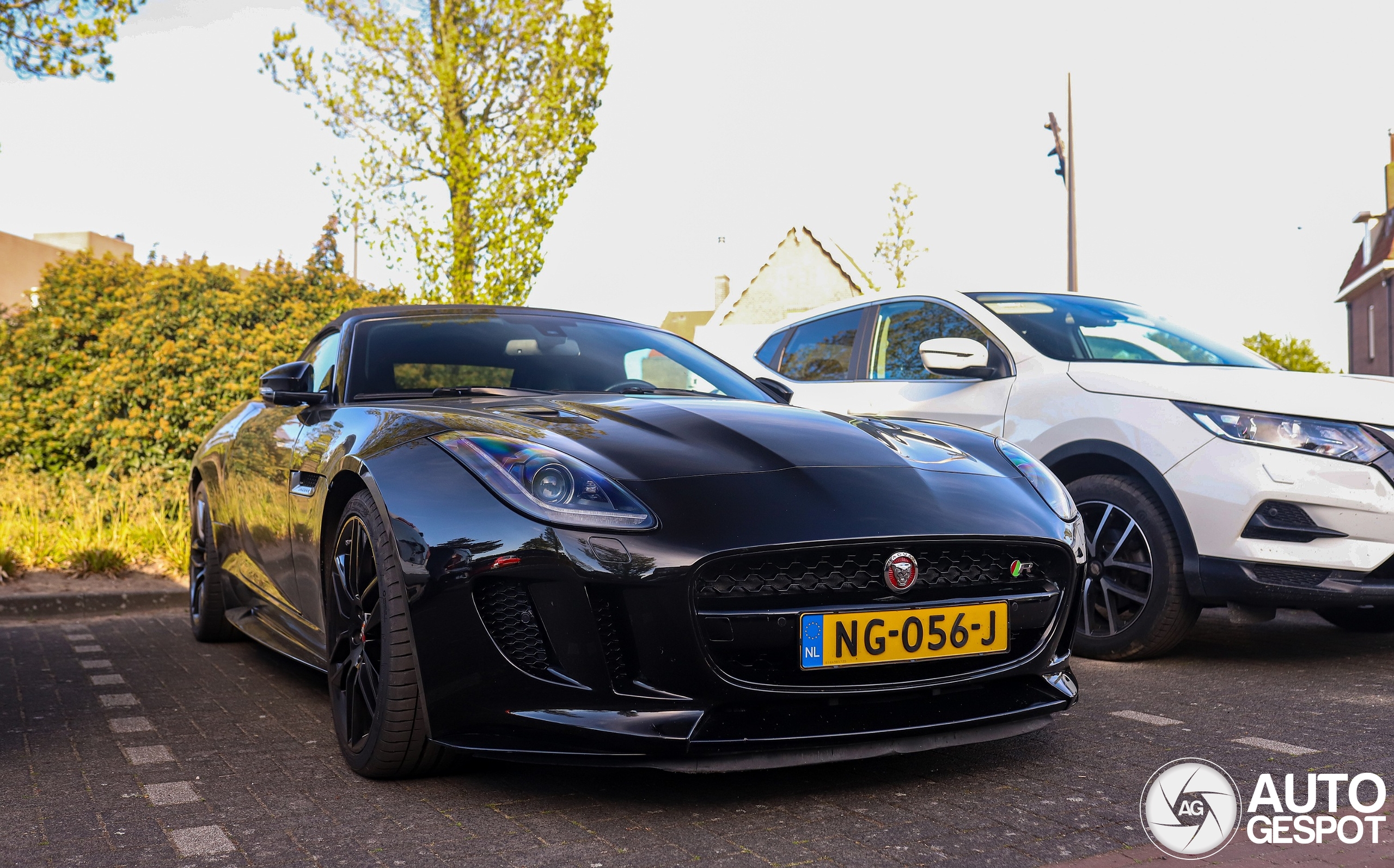 Jaguar F-TYPE R AWD Convertible