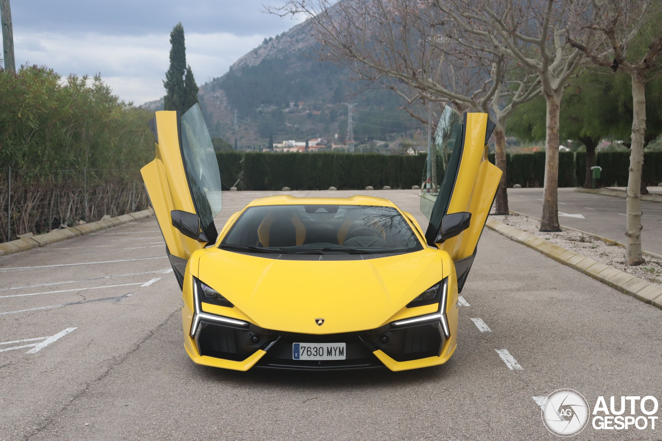 Lamborghini Revuelto